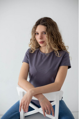 Футболка жіноча